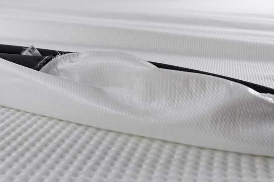 Emma mattress protector close-up